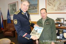 Pracovn� stretnutie Velite�a pozemn�ch s�l s N��eln�kom vojenskej kancel�rie Prezidenta SR