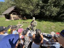 Ukáka prísluníkov 81. krídla v detskom tábore Tále