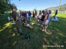 Uk�ky vojakov 11. brig�dy Vzdu�n�ch S�l Nitra na zdravotn�ckej �kole v Nitre