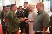 Sl�vnostn� n�stup pr�slu�n�kov Gener�lneho �t�bu OS SR ku D�u Ozbrojen�ch s�l SR