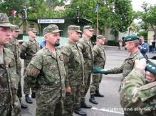 Dekorovanie certifikovan�ch jednotiek 13. mechanizovan�ho pr�poru