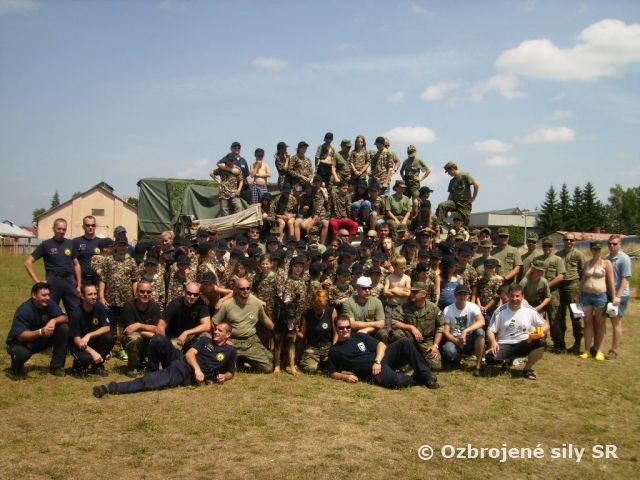 Vojaci deťom 6. a 13. júla 2011 vo Zvolene