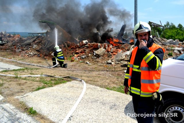Pád dopravného lietadla do obytnej zóny na Lešti - BROKEN WINGS 2012
