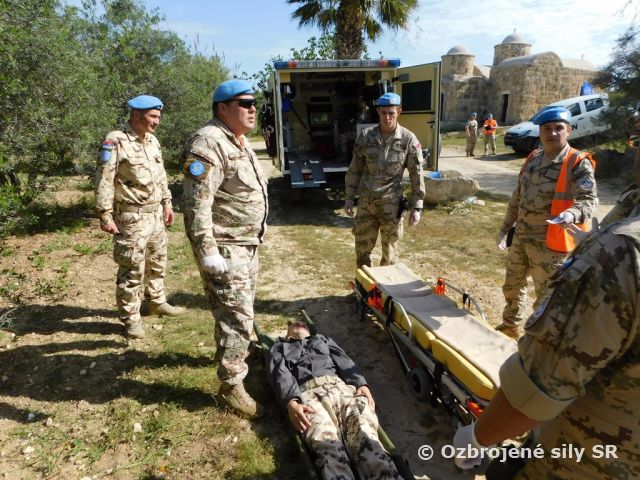Príprava príslušníkov Sektoru 4 pred inšpekciou vojenského veliteľa operácie UNFICYP vrcholí