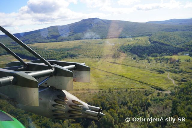 Bojové streľby vrtuľníka Mi-17M