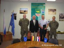 Pr�prava spolo�nej pracovnej brig�dy pri obnove a �dr�be vojensk�ch cintor�nov