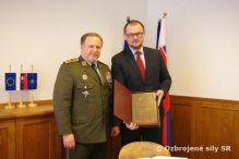 �t�tny tajomn�k sa zauj�mal o plnenie �loh pozemn�mi silami