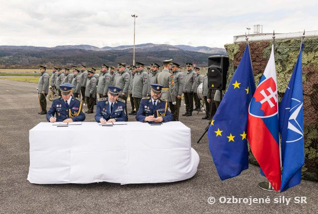 Slávnostný akt odovzdania a prevzatia velenia u Vzdušných síl OS SR