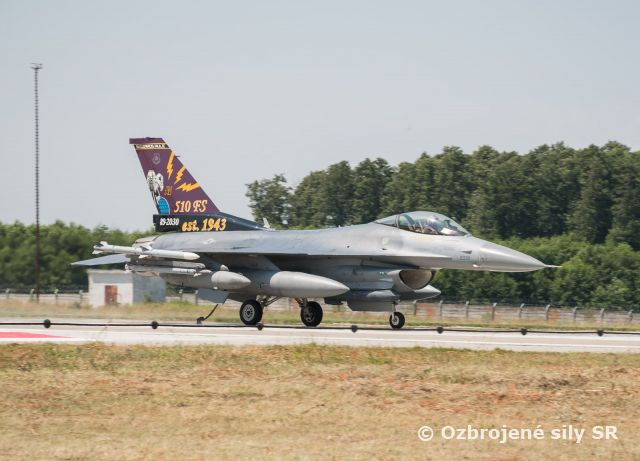 Certifikačný test a slávnostné odovzdanie záchytného systému BAK-12 na letisku Kuchyňa
