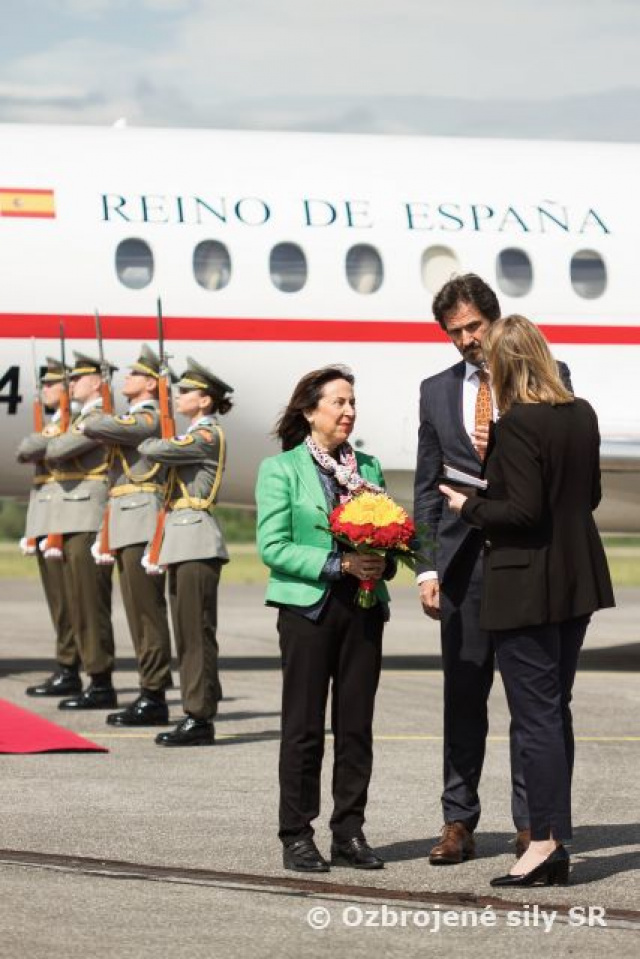 Návšteva ministerky obrany Španielska v 81.krídle Sliač