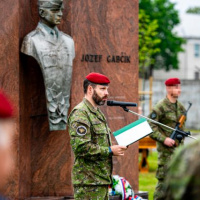 01 Príslušníci Veliteľstva Síl pre špeciálne operácie si uctili pamiatku Jozefa Gabčíka