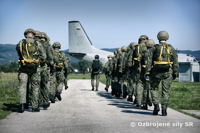 "nováčik" na výsadkovej scéne – C-27J Spartan