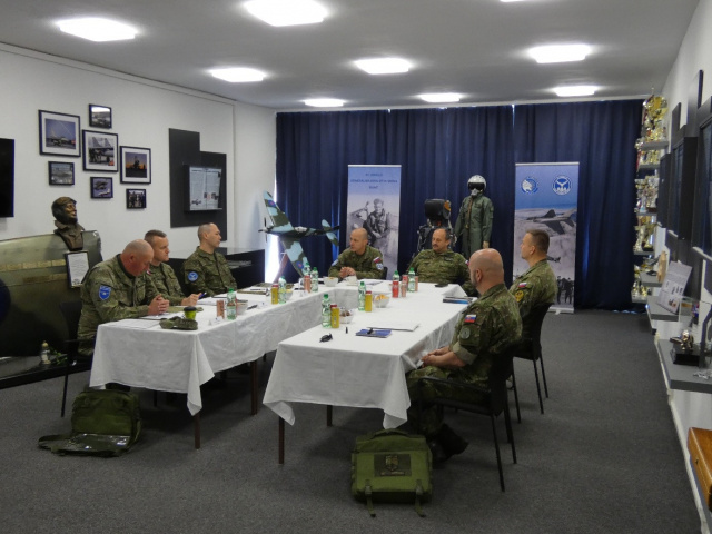 Veliaci poddôstojníci vzdušných síl rokovali na Sliači aj o personálnych výzvach