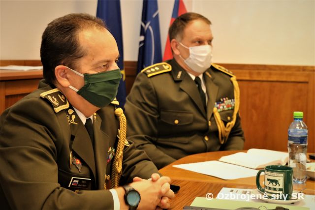 Vojenská rada veliteľa pozemných síl a rozlúčka s generálom Navrátilom